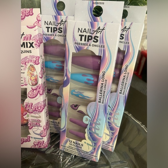 🆕💅🏻 IONI LIMITED EDITION PRESS-ON NAILS AND NAIL ART COLLECTION. BRAND NEW! - Picture 2 of 7